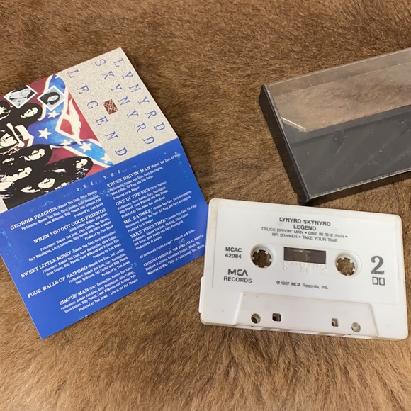 Lynyrd Skynyrd Legend Cassette - Picture 4 of 4